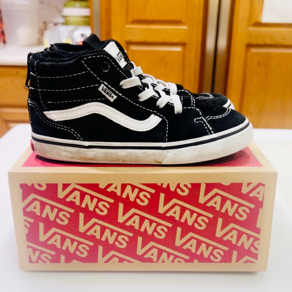 VANS Toddler Sk8-Hi Zip Shoe- 10c